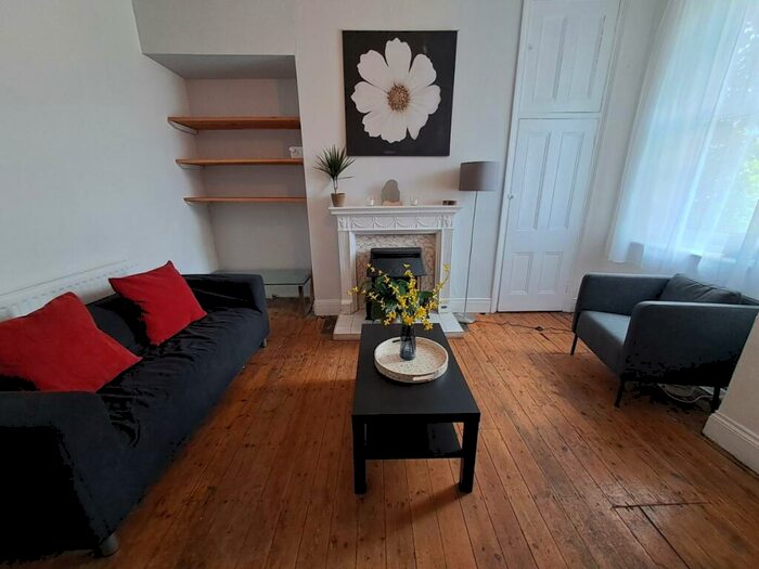 2 Bedroom Flat To Rent In Tosson Terrace, Newcastle Upon Tyne, NE6