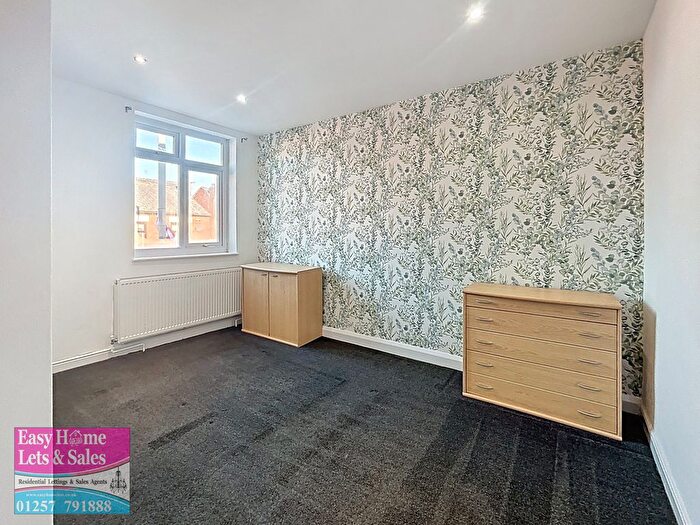 2 Bedroom Flat To Rent In Spendmore Lane, Coppull, PR7