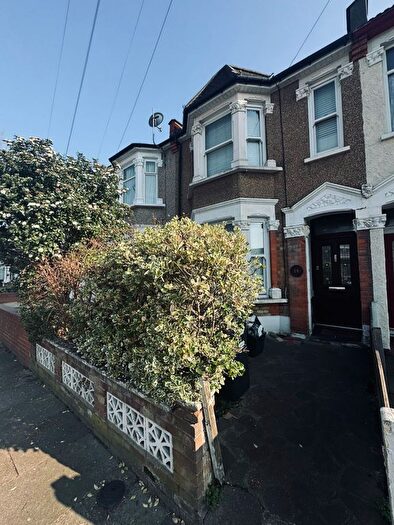 3 Bedroom Terraced House To Rent In North Road, Ilford, IG3