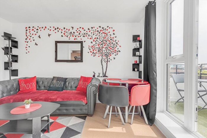 1 Bedroom Flat For Sale In Burr Close, London, E1W