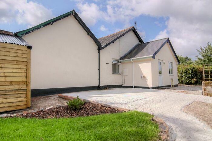 3 Bedroom End Of Terrace House To Rent In Railway Cottages, Okehampton, EX20