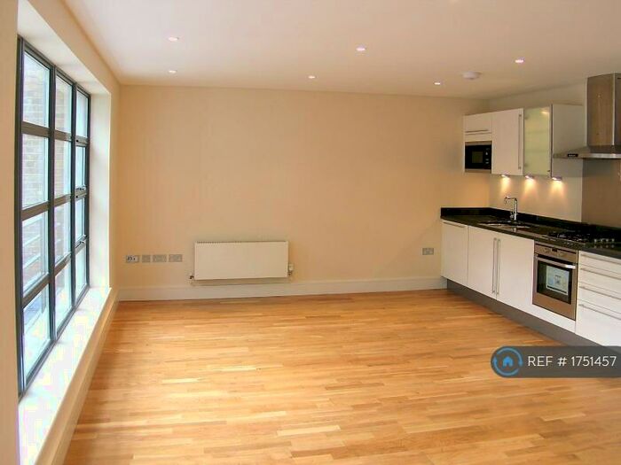 2 Bedroom Flat To Rent In Clare Lane, London, N1