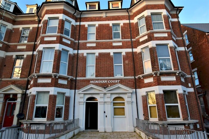 2 Bedroom Flat To Rent In Jevington Gardens, Eastbourne, BN21