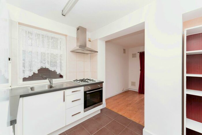 2 Bedroom Flat To Rent In Northfield Avenue, London, W13