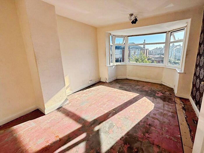3 Bedroom End Of Terrace House For Sale In Lulworth Avenue, Blackpool, Lancashire, FY3