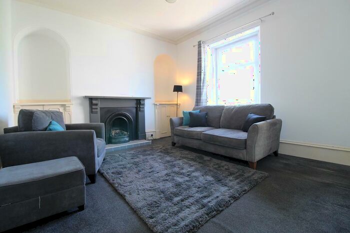 1 Bedroom Flat To Rent In Jasmine Place, Top Left, AB24