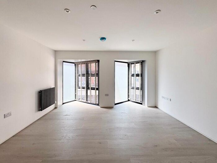 1 Bedroom Flat To Rent In Old Christchurch Road, Bournemouth, Dorset, BH1