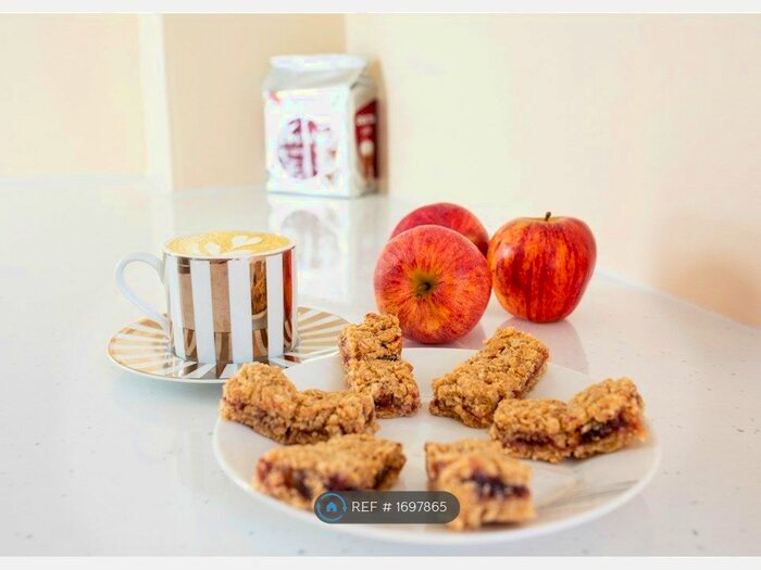 7 Bedroom Detached House To Rent In Woodward Street, West Bromwich, B71