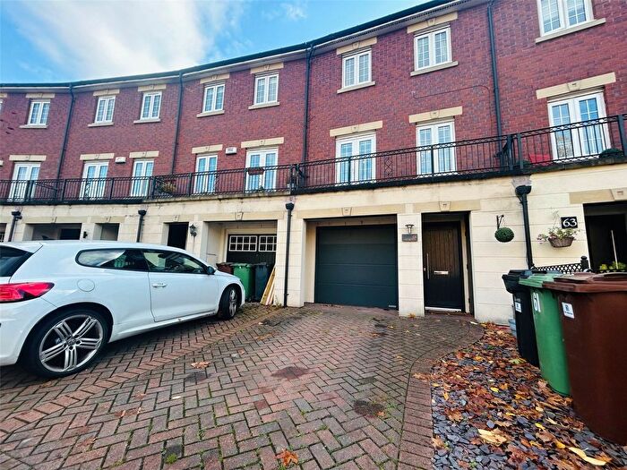 3 Bedroom Town House For Sale In Castle Lodge Avenue, Rothwell, Leeds, West Yorkshire, LS26