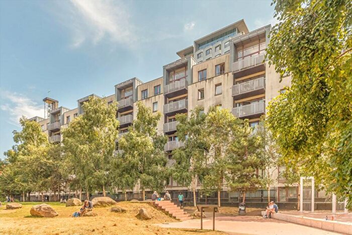 3 Bedroom Flat To Rent In Adler Street, Aldgate, E1