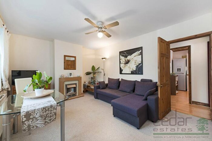 1 Bedroom Flat To Rent In Bittacy Hill, Mill Hill, NW7