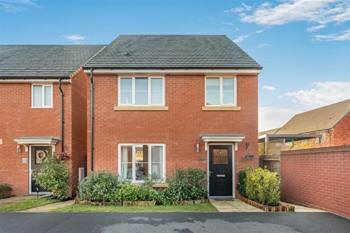 4 Bedroom Detached House For Sale In Poulter Road, Banbury, OX16