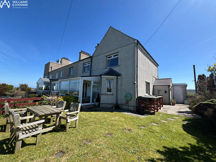 4 Bedroom Character Property For Sale In Penybonc, Amlwch, Anglesey, LL68