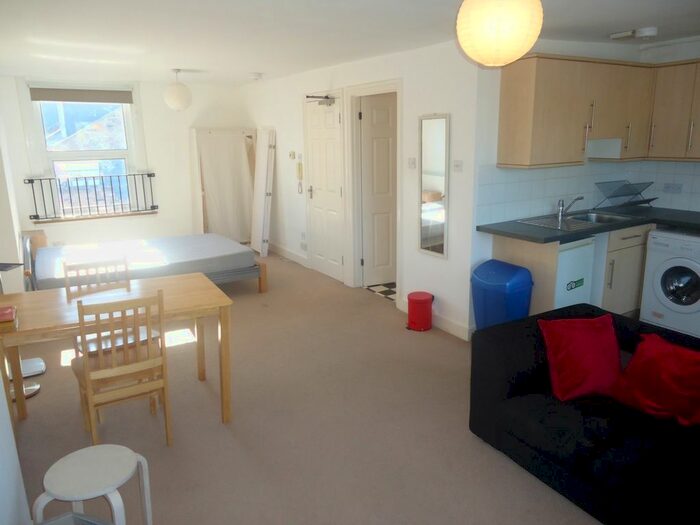 1 Bedroom Flat To Rent In Archway Road, Archway, N19