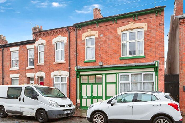 6 Bedroom End Terrace House For Sale In Biddulph Street, Leicester, LE2