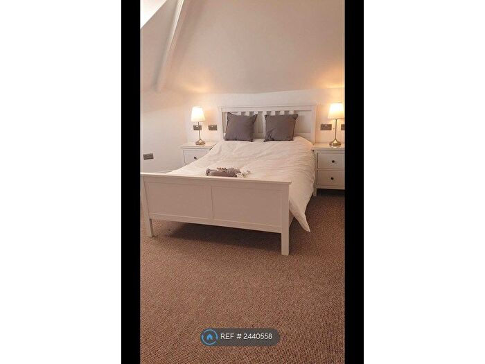 1 Bedroom Flat To Rent In Princes Avenue, Hull, HU5