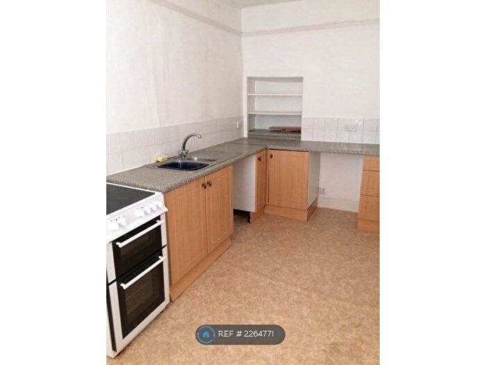 2 Bedroom Flat To Rent In High Street, Honiton, EX14