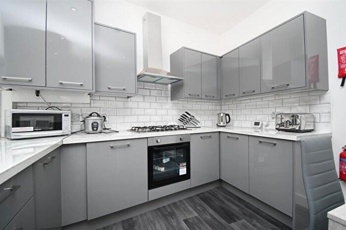 6 Bedroom Terraced House For Sale In Christian Road, Preston, PR1