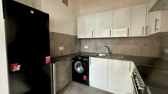1 Bedroom Flat To Rent In Lancelot Parade, Lancelot Road, Wembley, Greater London, HA0