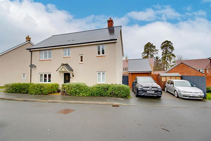 4 Bedroom Detached House For Sale In Park Close, Fenstanton, PE28