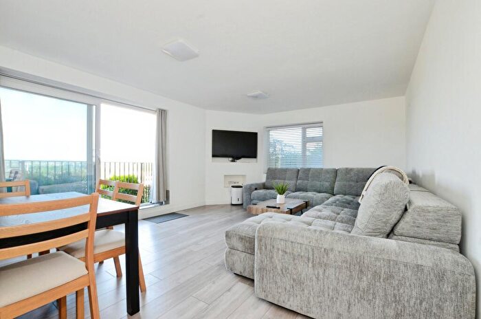 3 Bedroom Flat For Sale In Knightsbridge Way, Hemel Hempstead, HP2