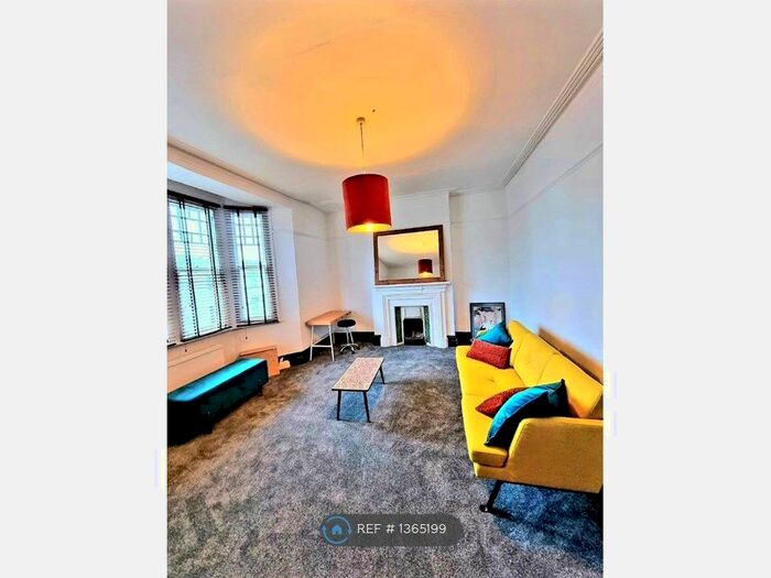 2 Bedroom Flat To Rent In Green Lanes, London, N4