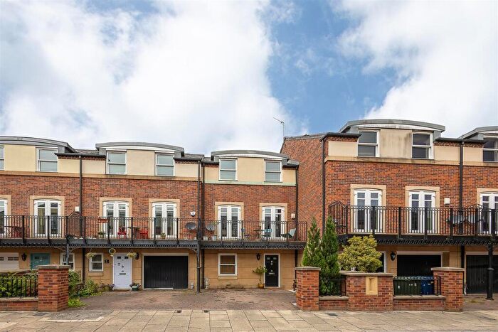 4 Bedroom Terraced House For Sale In Grove Park Avenue, Gosforth, Newcastle Upon Tyne, NE3