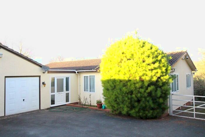 4 Bedroom Bungalow To Rent In Large Detached Bungalow, Swindon Lane, Cheltenham, GL50