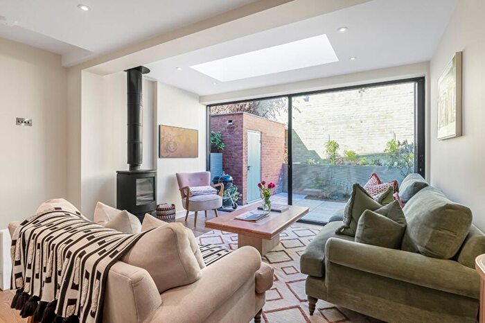 4 Bedroom Terraced House For Sale In Elder Walk, Islington, London, N1