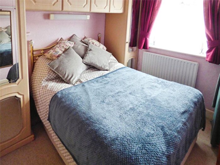 2 Bedroom Bungalow For Sale In Oakgrove Road, Bishopstoke, Eastleigh, SO50
