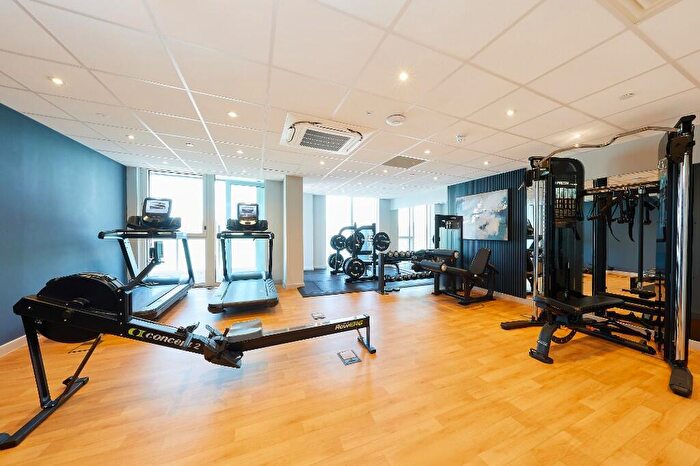 2 Bedroom Penthouse To Rent In Centenary Plaza, Southampton, Hampshire, SO19