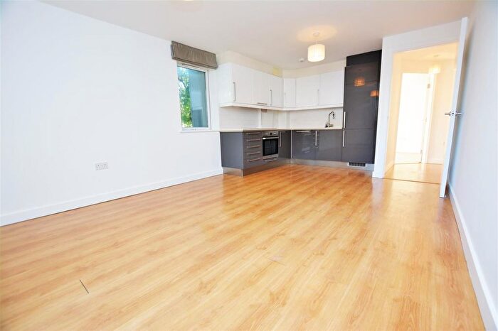 1 Bedroom Flat To Rent In Abbey Road, London, SW19