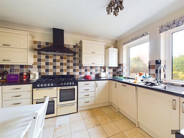 5 Bedroom Property To Rent In Florida Drive, Exeter, EX4