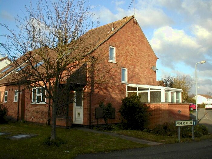 2 Bedroom End Of Terrace House To Rent In Pampas Close, Stratford-Upon-Avon, CV37