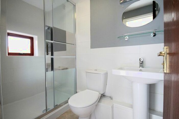 2 Bedroom Flat To Rent In Fishbourne Road East, Chichester, PO19