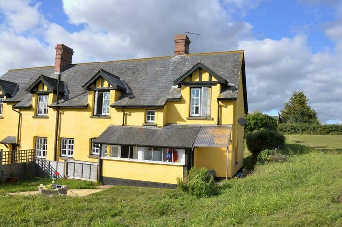 2 Bedroom Cottage To Rent In Station Road, Broadclyst, Exeter, EX5