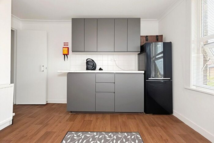 1 Bedroom Flat To Rent In St. Johns Road, Penge, SE20