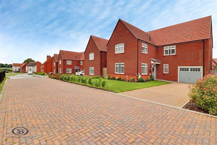 5 Bedroom Detached House For Sale In Fieldfare Way, Sandbach, CW11