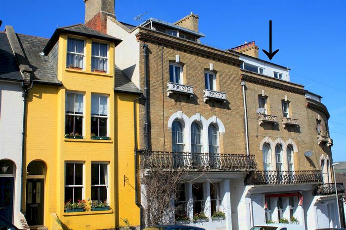 2 Bedroom Flat To Rent In Park Road, Swanage, BH19