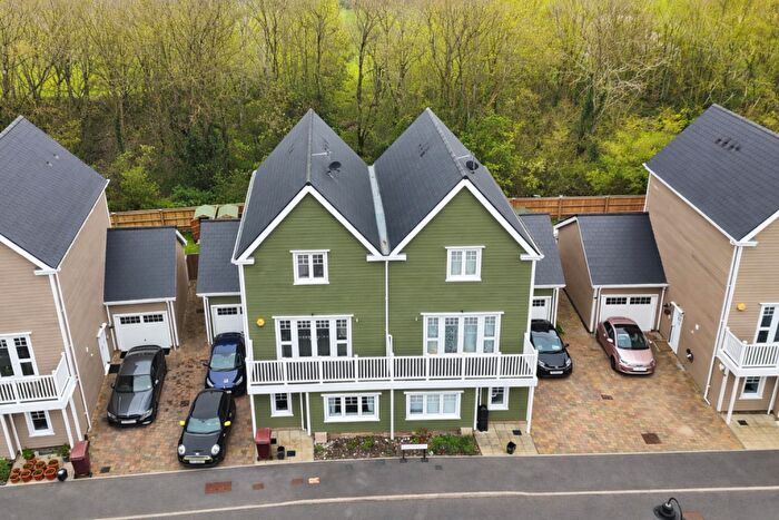 5 Bedroom House For Sale In Maine Street, Reading, RG2