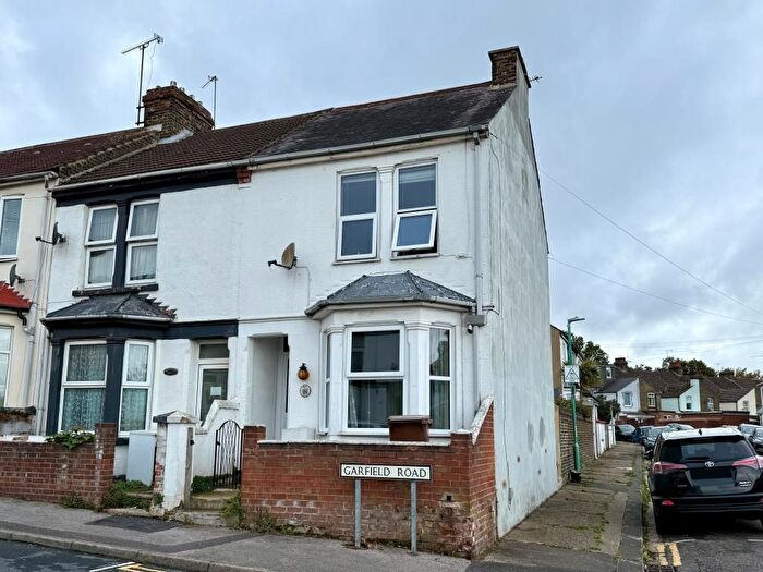 3 Bedroom End Terrace House For Sale In Garfield Road, Gillingham, Kent, ME7