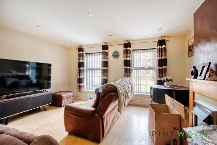 3 Bedroom Town House For Sale In Woodhouse Close, S80