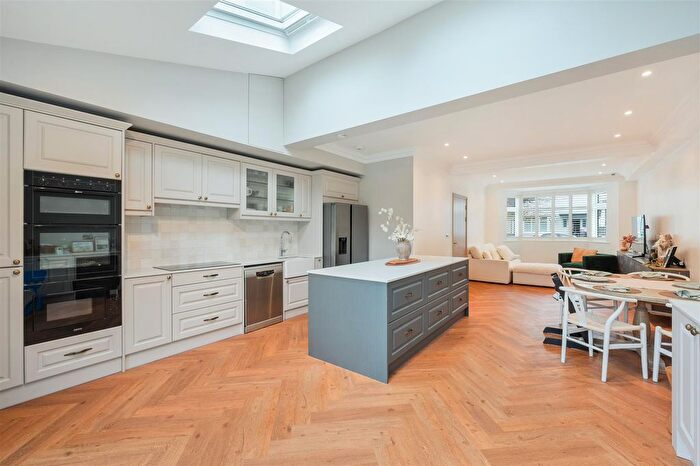 4 Bedroom Property To Rent In Phyllis Avenue, New Malden, KT3