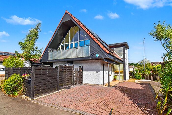 3 Bedroom Detached House For Sale In Gailes Road, Cumbernauld, G68
