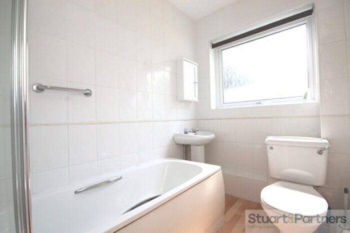 1 Bedroom Flat To Rent In Silverdale Road, Burgess Hill, RH15