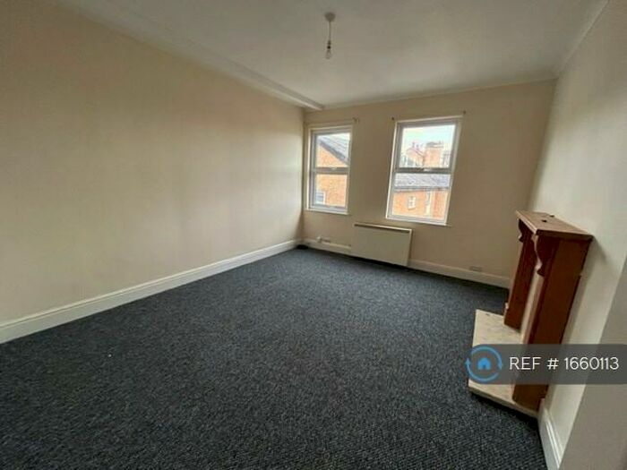 2 Bedroom Flat To Rent In High Street, Dyserth, LL18