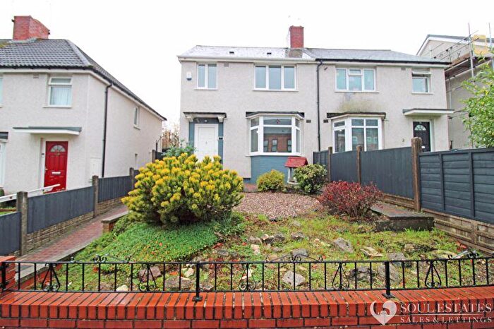 3 Bedroom Semi Detached House For Sale In Auckland Road, Smethwick, B67