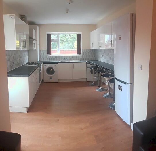 5 Bedroom Terraced House To Rent In Ladybarn Lane, Fallowfield, Manchester M14