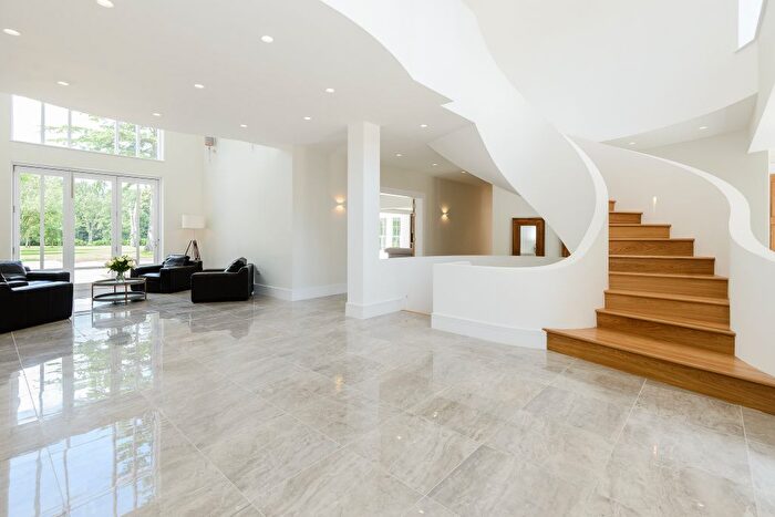 6 Bedroom Detached House For Sale In Fulmer Common Road, Iver, SL0