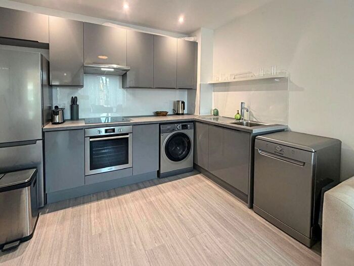 Studio To Rent In Warwick Road, Earls Court, London, SW5